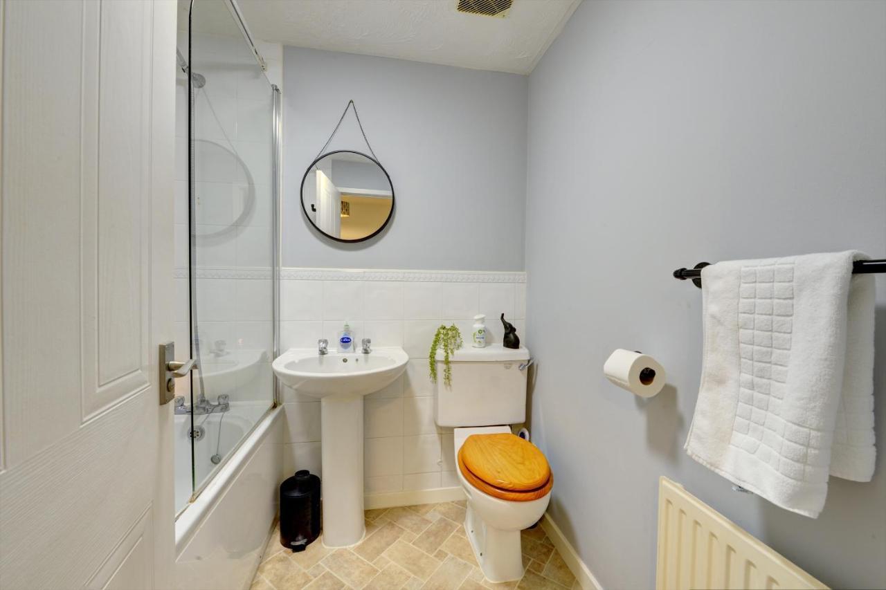 Modern 2 Bed House Sleeps 6 Southam Town Centre - Inspire Homes Ltd Εξωτερικό φωτογραφία