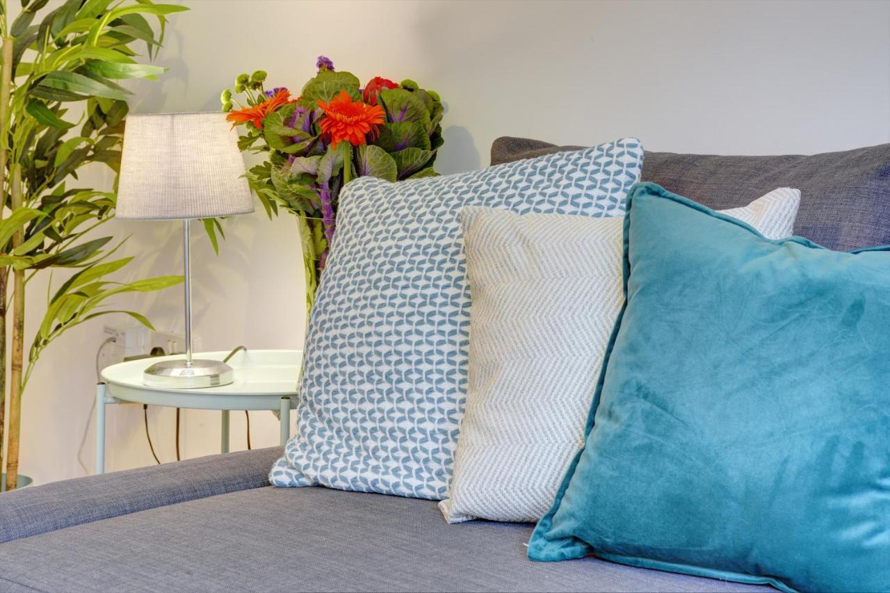 Modern 2 Bed House Sleeps 6 Southam Town Centre - Inspire Homes Ltd Εξωτερικό φωτογραφία
